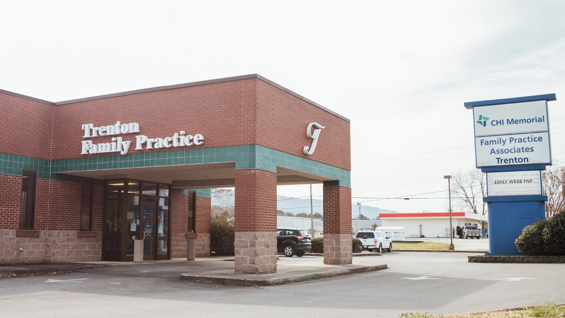 CHI Memorial Family Practice Associates – Trenton entrance