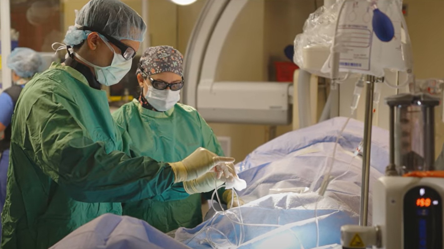 Dr. Jussie Lima, neuro-interventional and vascular neurologist, performing a thrombectomy.